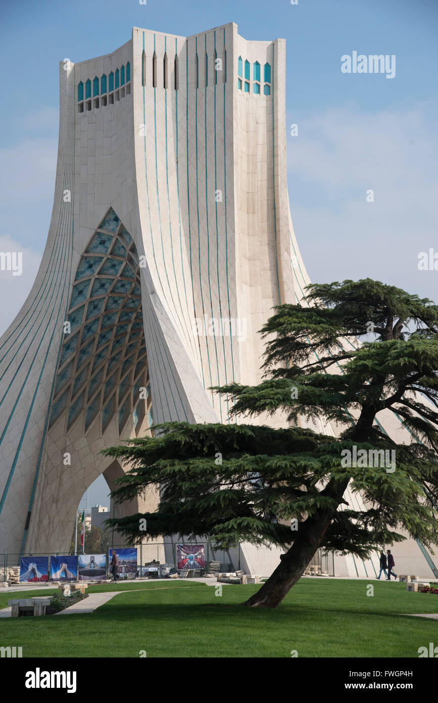 Torre Azadi, en Teherán, Irán, Asia Occidental Foto de stock