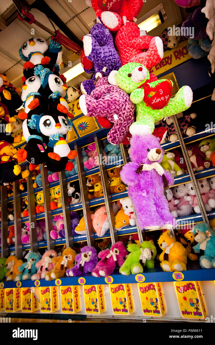 Prize stuffed animals carnival game fotografías e imágenes de alta  resolución - Alamy