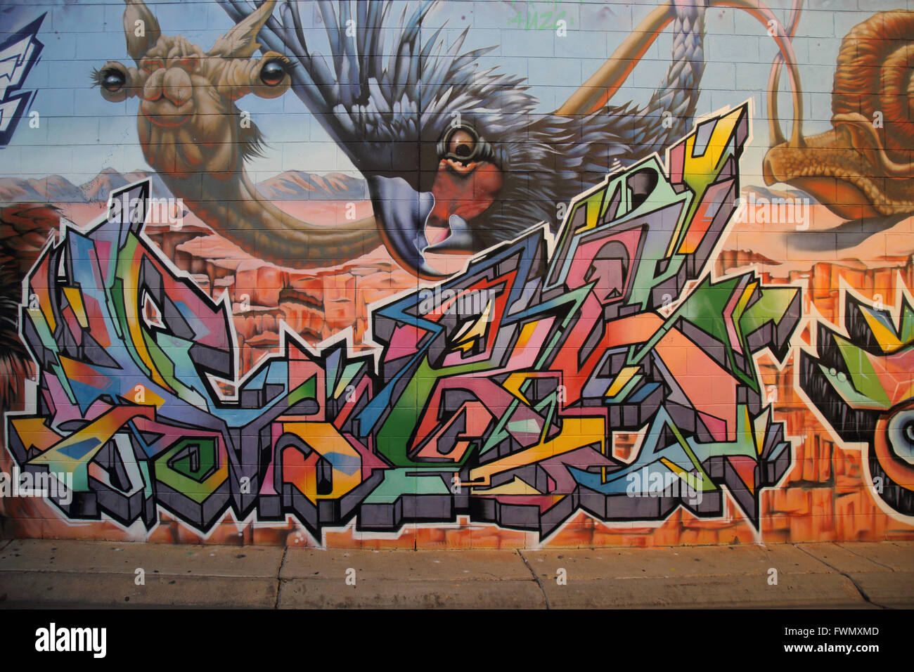 Arte de pared en Alice Springs en el territorio del norte de Australia Foto de stock