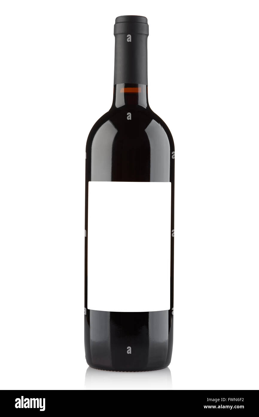 Botella de vino rojo con la etiqueta en blanco sobre blanco, trazado de recorte Foto de stock