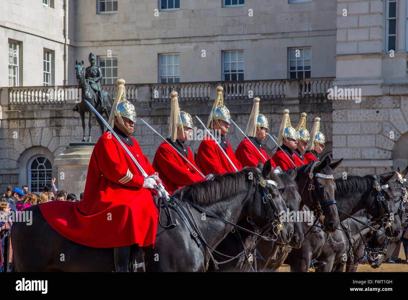 La vida del Regimiento de Guardias de la Real Caballería Montada en un desfile en el Desfile de los guardias a caballo, Londres Foto de stock