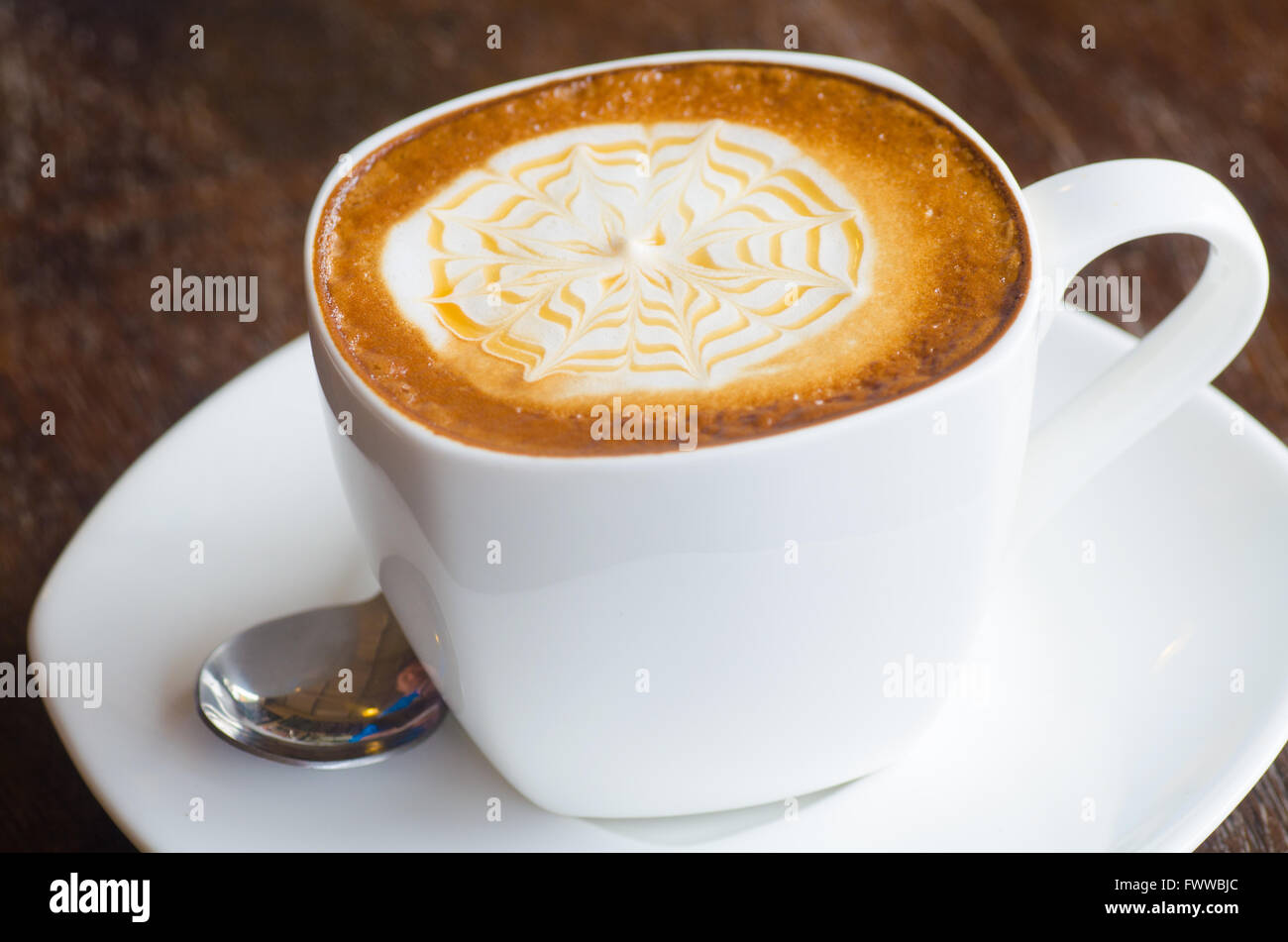 Cerca de una taza de café caliente maravilloso Fotografía de stock - Alamy
