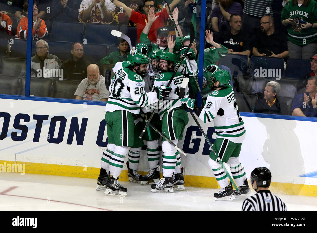 Tampa, Florida, EE.UU. 7 abr, 2016. DOUGLAS R. CLIFFORD.Dakota del