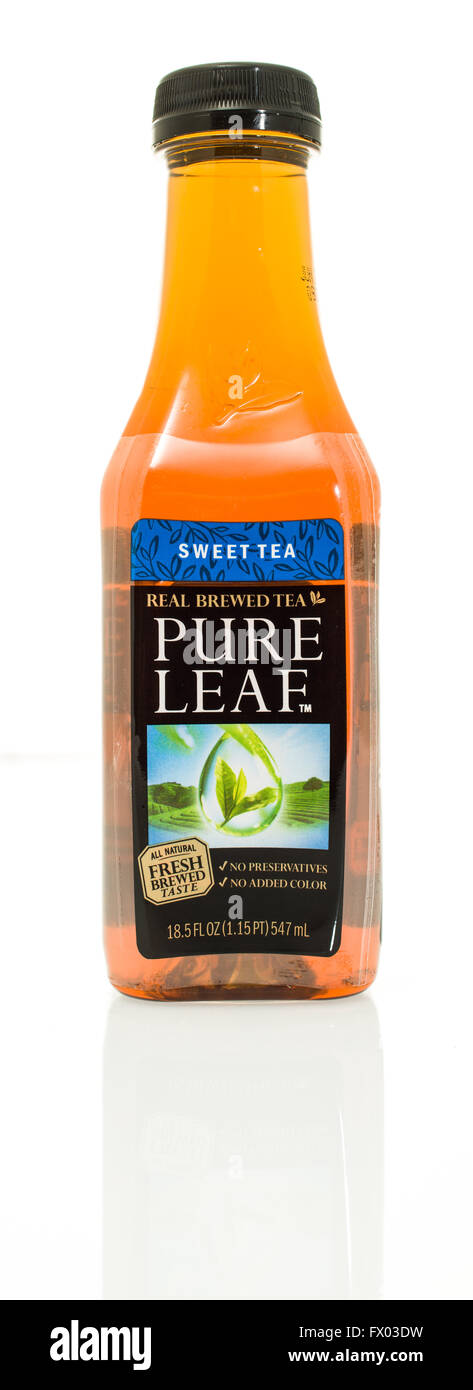 Winneconne, WI - 14 Ene 2016: Botella de puro de hoja de té dulce. Foto de stock