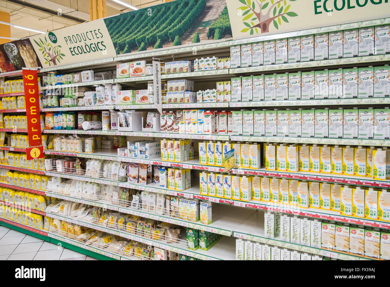 Supermarket alcampo fotografías e imágenes de alta resolución - Alamy