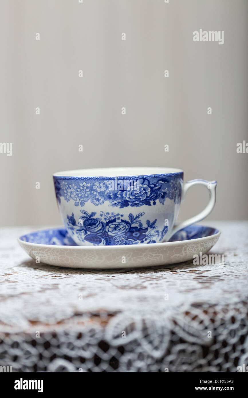Azul, Blanco, azul y blanco, china, porcelana, té, té de la tarde, juego de té, café, cafetera, vintage, shabby chic, copa, la olla, Foto de stock