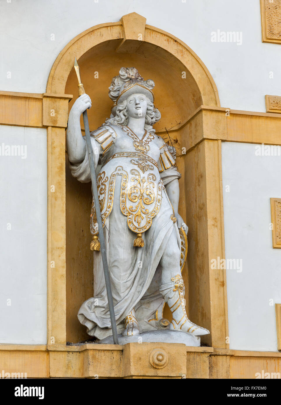 Ciudad vieja arquitectura en Graz, Estiria, Austria. Estatua en la fachada de la casa. Foto de stock