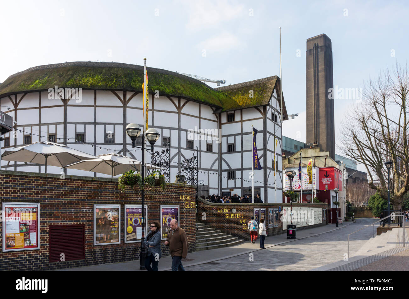 El Shakespeare's Globe Theatre en Bankside, London Foto de stock