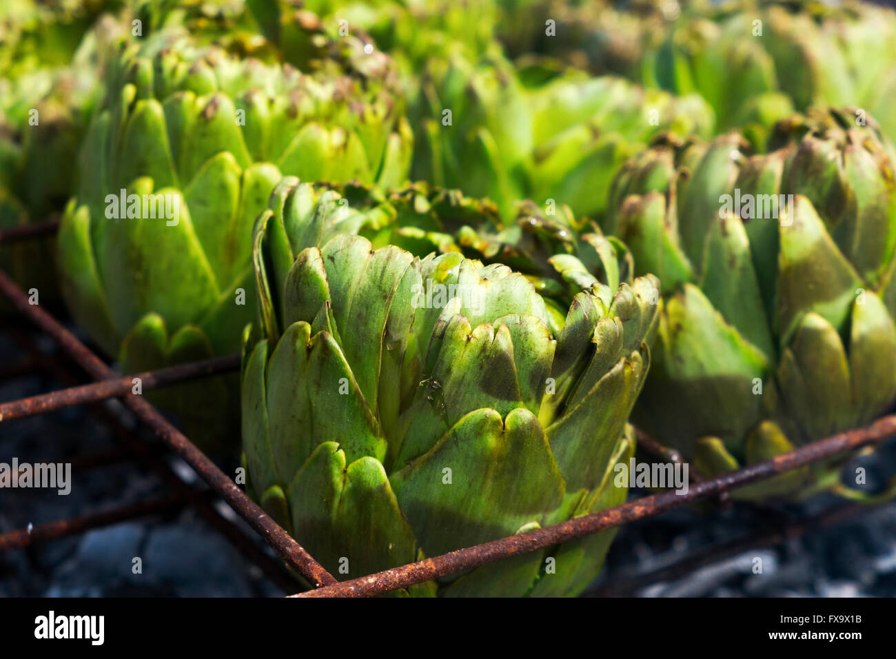 Barbacoa de alcachofas fotografías e imágenes de alta resolución - Alamy