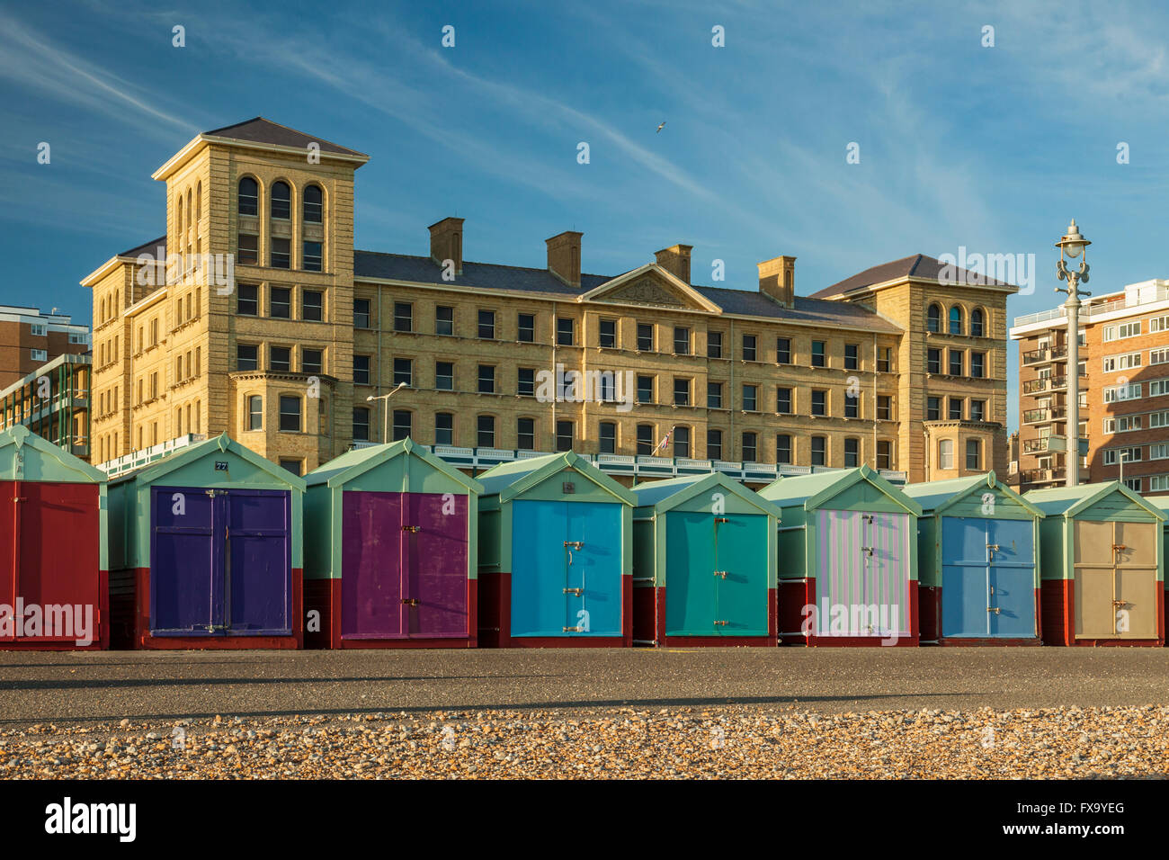 Coloridas casetas de playa en Hove, East Sussex, Inglaterra. Foto de stock