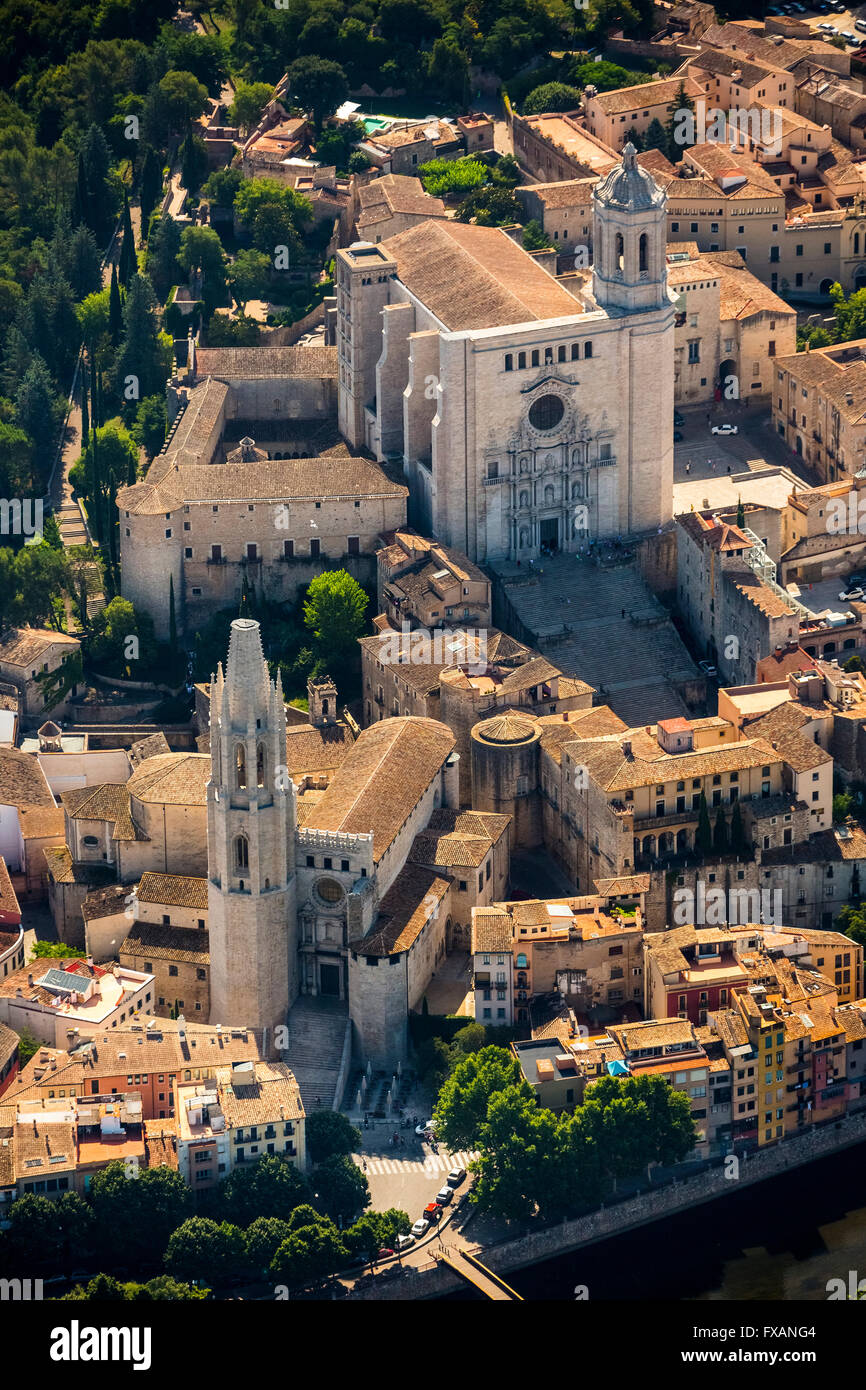 Vista aérea, la catedral de Girona, la Catedral de Santa María de Girona y  Sant Feliu iglesia, Santa Feliu, descripción de la ciudad Fotografía de  stock - Alamy