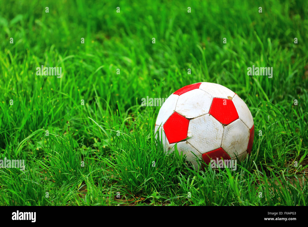 Balón de fútbol usado fotografías e imágenes de alta resolución - Alamy