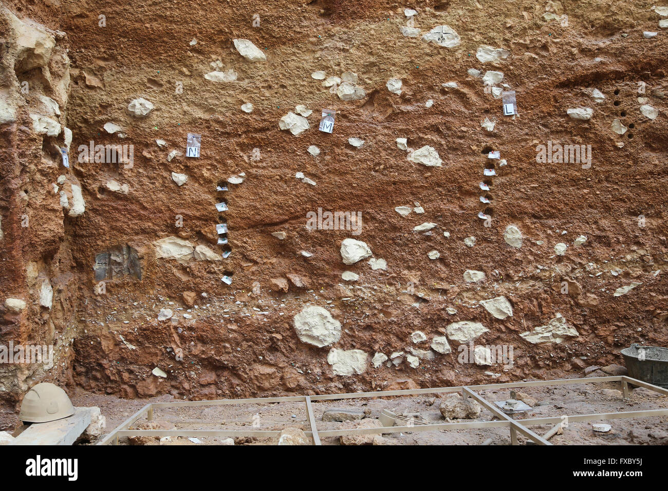 Las excavaciones arqueológicas. Los materiales de estudio permanece. La estratigrafía. Atapuerca. Burgos. España. Foto de stock