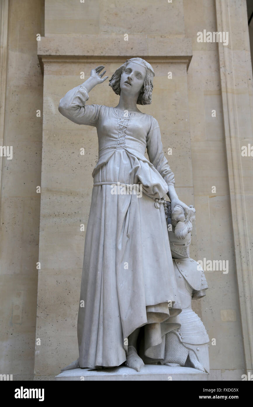 Juana de Arco (1412-1431) a escuchar sus voces. Mármol, 1852. Por Francois Rude (1784-1855). Museo del Louvre. Foto de stock