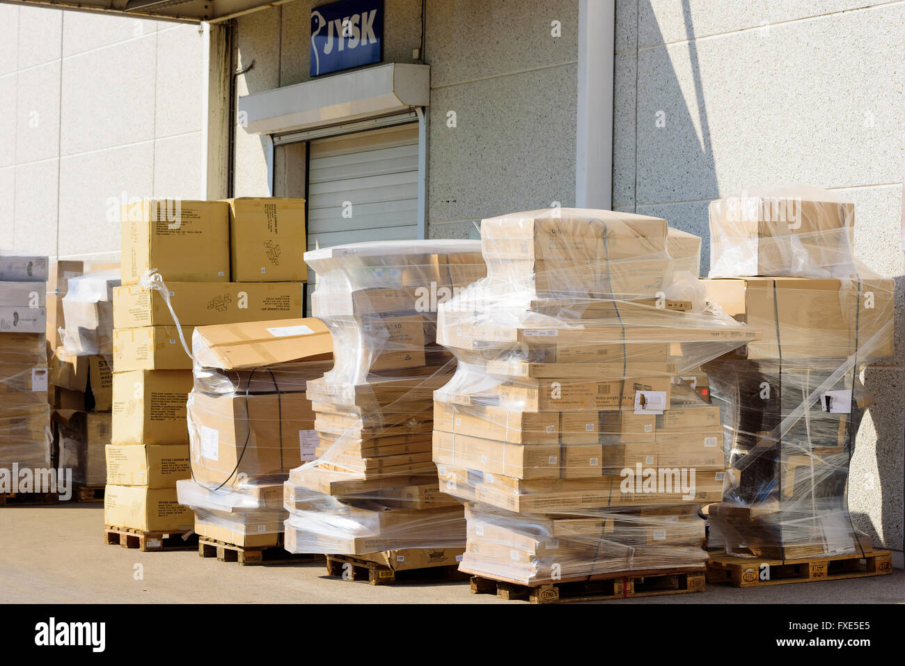 Mercancia en palets fotografías e imágenes de alta resolución Alamy