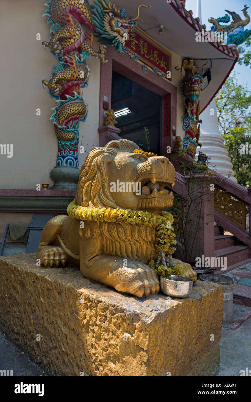 Santuario chino en Wat Chana Songkhram Banglamphu Bangkok Thailand Foto de stock