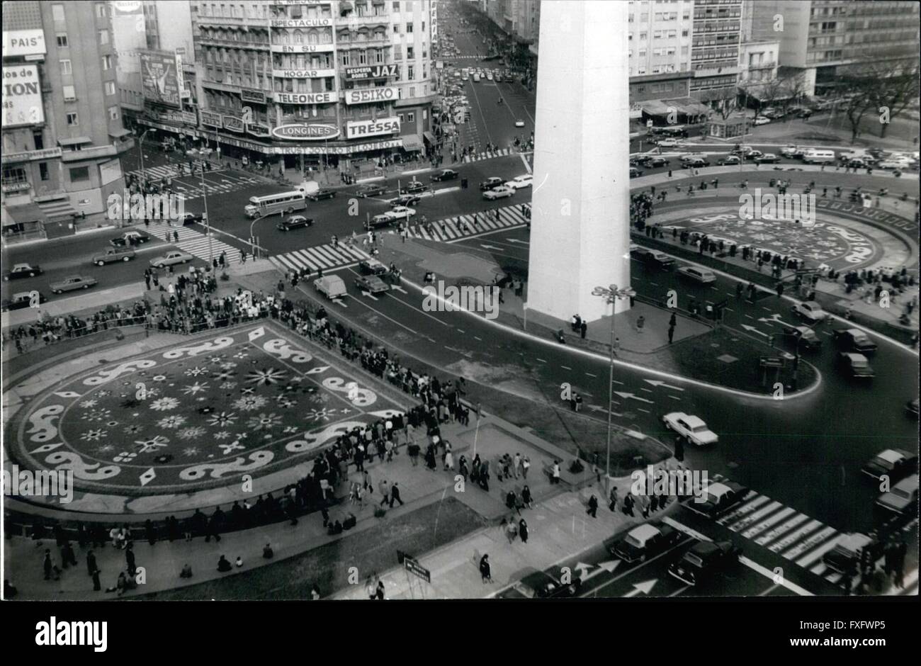 1973 - Dígalo con Belgium-Argentina: Buenos Aires, Argentina. Un hermoso l aspecto realmente el punto central de la capital la plaza la Republica, con su obelisco, en ambos