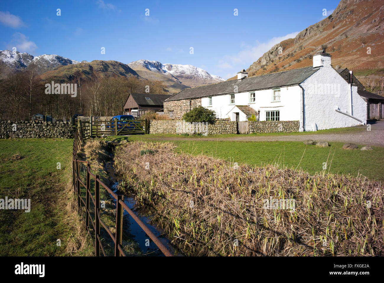 Un caserío del siglo XVII en gran Langdale, Lake District National Park, Cumbria, Inglaterra, Reino Unido. Foto de stock