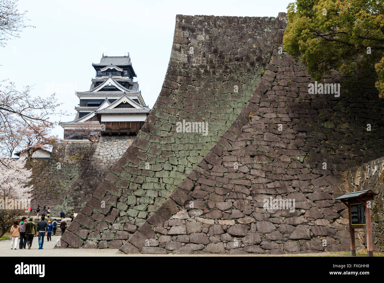 Muro curvo de piedra seca fotografías e imágenes de alta resolución - Alamy