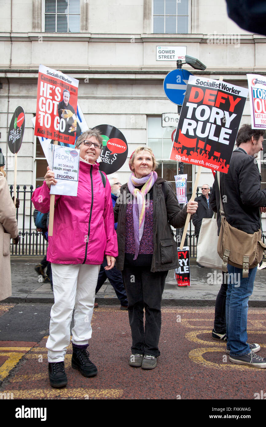 Londres, Reino Unido, 16 de abril de 2016 Cameron debe ir manifestación nacional, las personas se han reunido para marzo desde Euston Road hasta Trafalgar Square para salud, hogar, educación y empleos, oponiéndose a la austeridad, el Gobierno Tory David Cameron y crédito: Nathaniel Noir/Alamy Live News Foto de stock