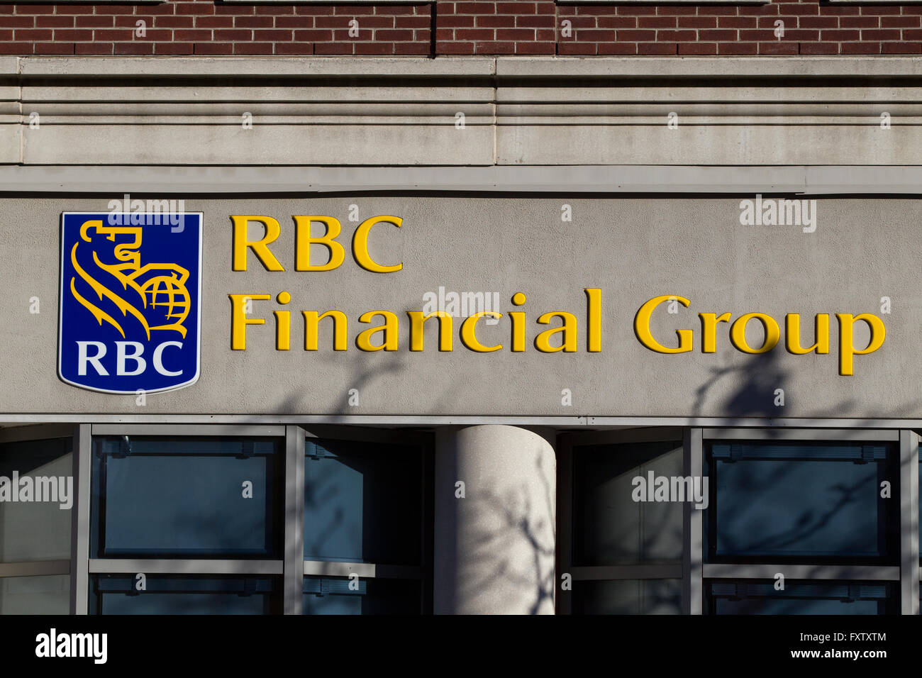 Sucursal del Royal Bank of Canada, en el centro de Kingston, Ontario, el 21 de enero del 2016. Foto de stock