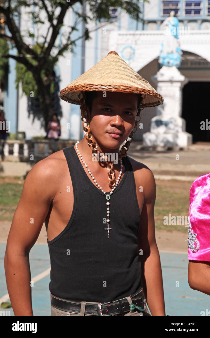 Hombre LOCAL EN LA CATEDRAL DE LA INMACULADA CONCEPCIÓN Puerto Princesa, Palawan, Filipinas ASIA 22 de abril de 2015 Foto de stock