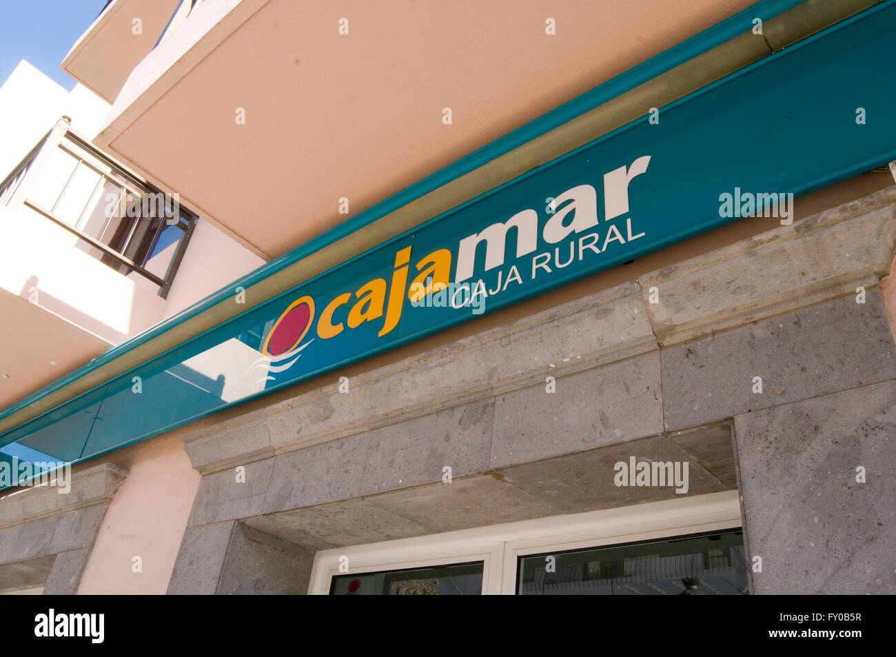 Cajamar Caja Rural mar banco bancos sucursal bancaria ramas ahorros españa  Fotografía de stock - Alamy