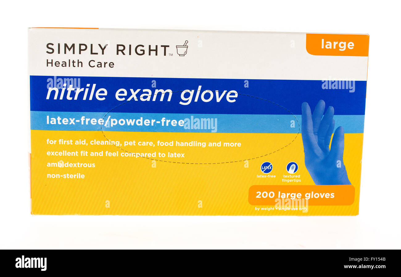 Winneconne, WI - 20 de abril de 2015: Caja de guantes de nitrilo que son de látex y sin polvo, hecho simplemente por la derecha. Foto de stock