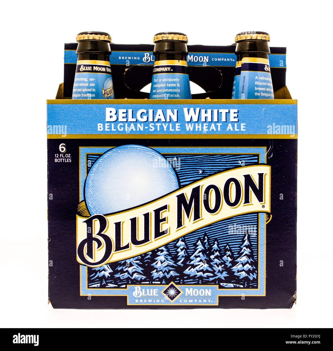 Winneconne, WI -19 sept 2015: Seis pack de cerveza Blue Moon Foto de stock