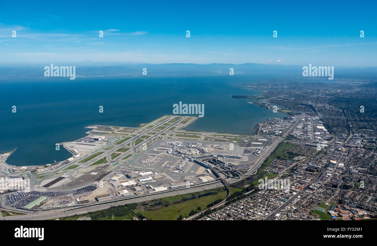 Vista aérea, el Aeropuerto Internacional de San Francisco, el Area de la Bahía de San Francisco, California, EE.UU. Foto de stock