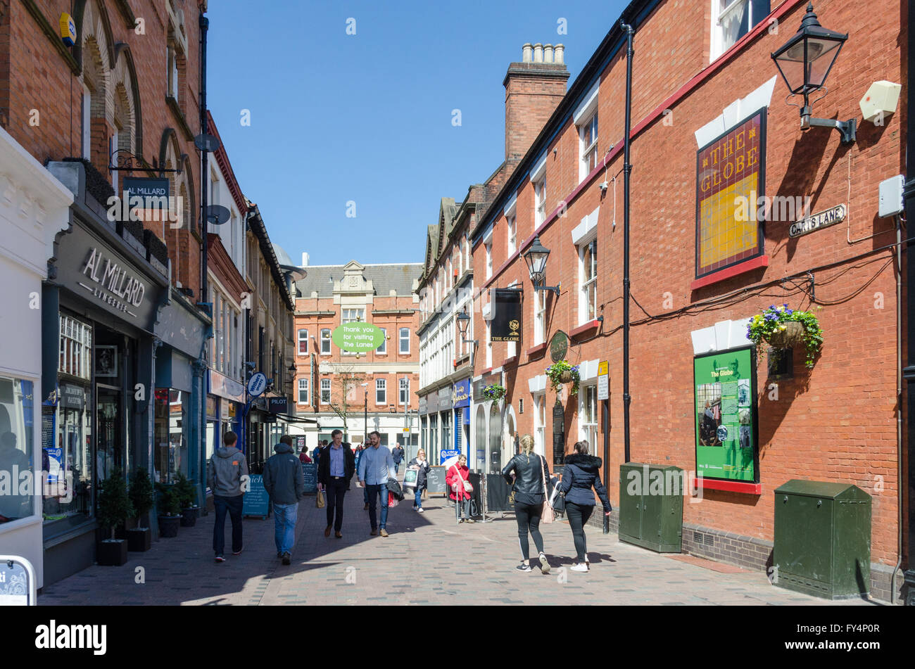 Tiendas y cafés en carretas Lane en la histórica zona de callejuelas del centro de la ciudad de Leicester Foto de stock