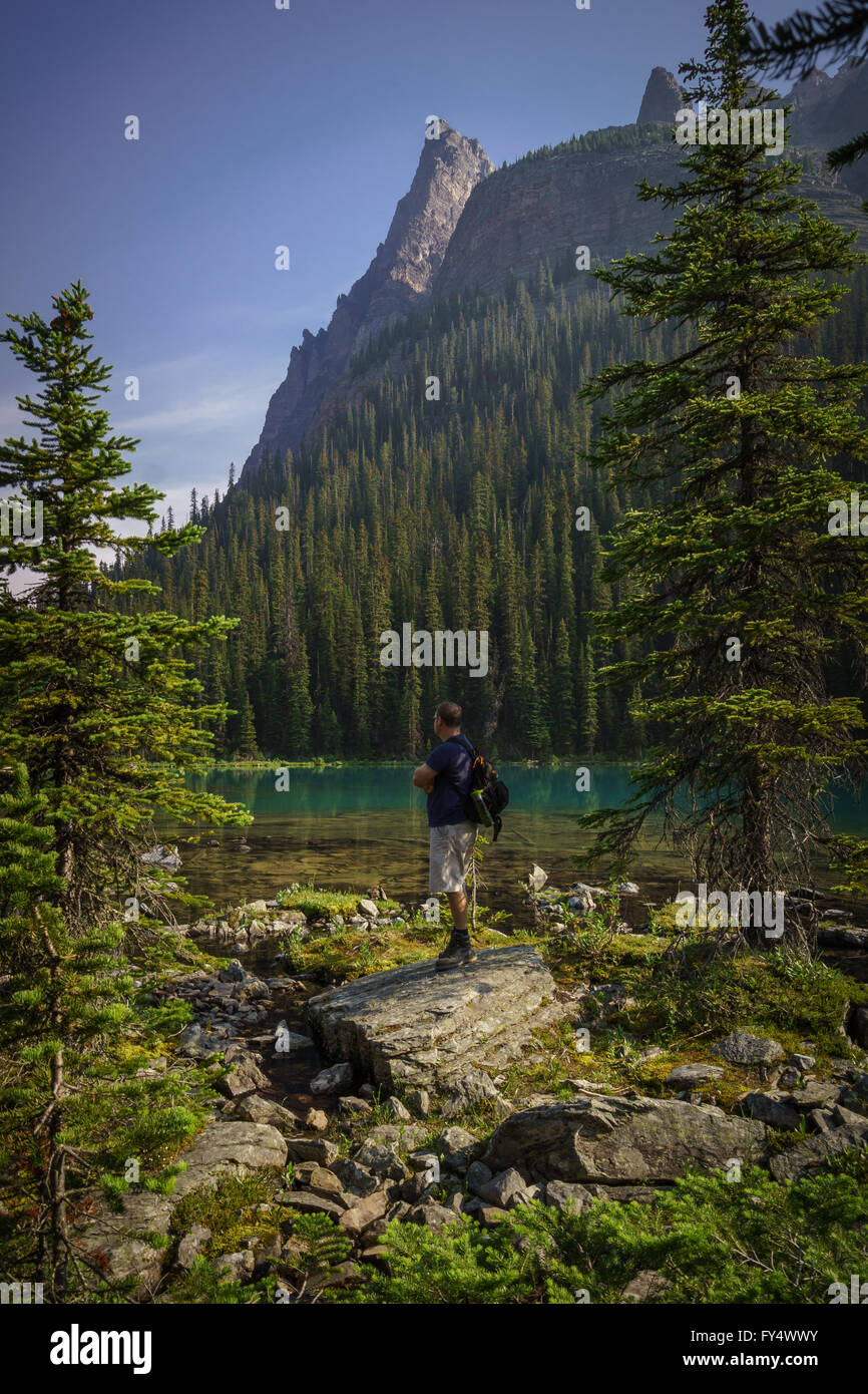 Hombre mirando al lago fotografías e imágenes de alta resolución - Página 4  - Alamy