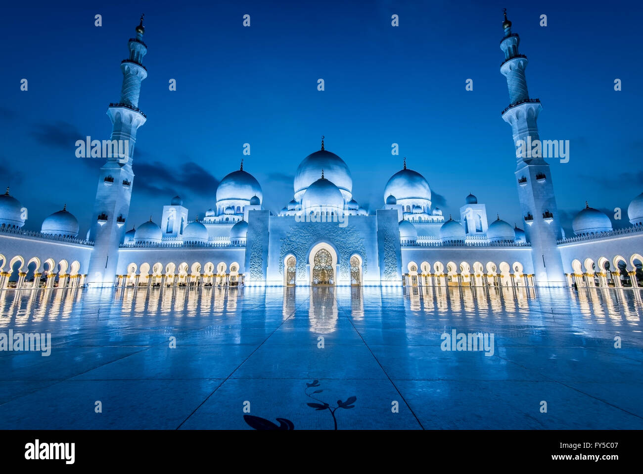 Gran Mezquita de Sheikh Zayed, Abu Dhabi, la mezquita más grande de los