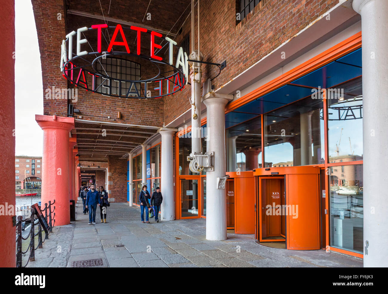 La galería de arte Tate Liverpool, el Albert Dock, Liverpool, Merseyside, Inglaterra, Reino Unido. Foto de stock
