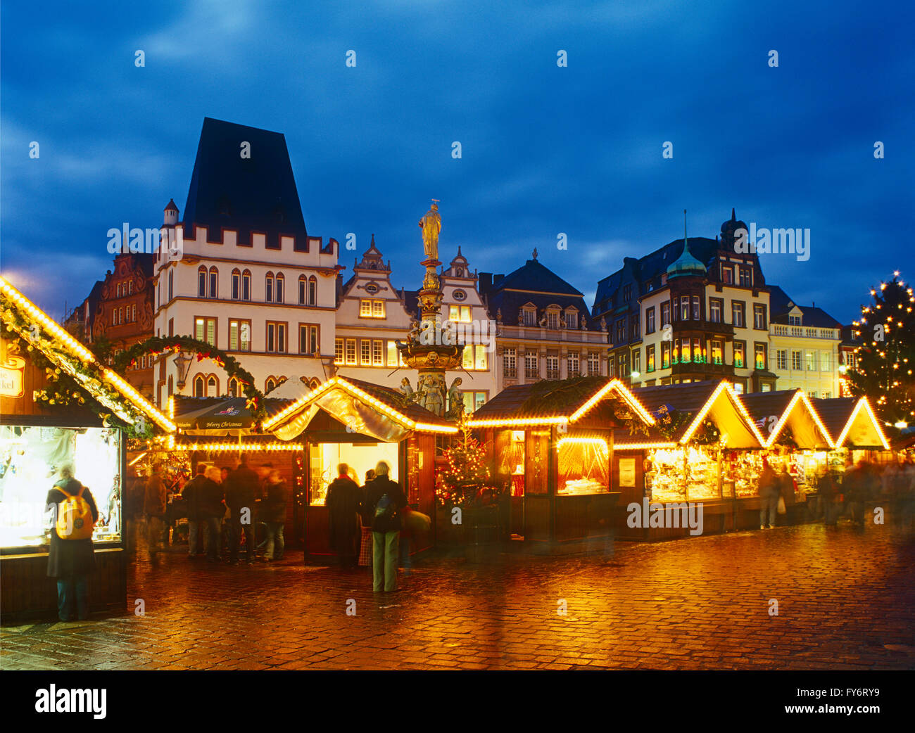 Mercado de Navidad en Tier, Market Square, Renania Palatinado, Alemania Foto de stock