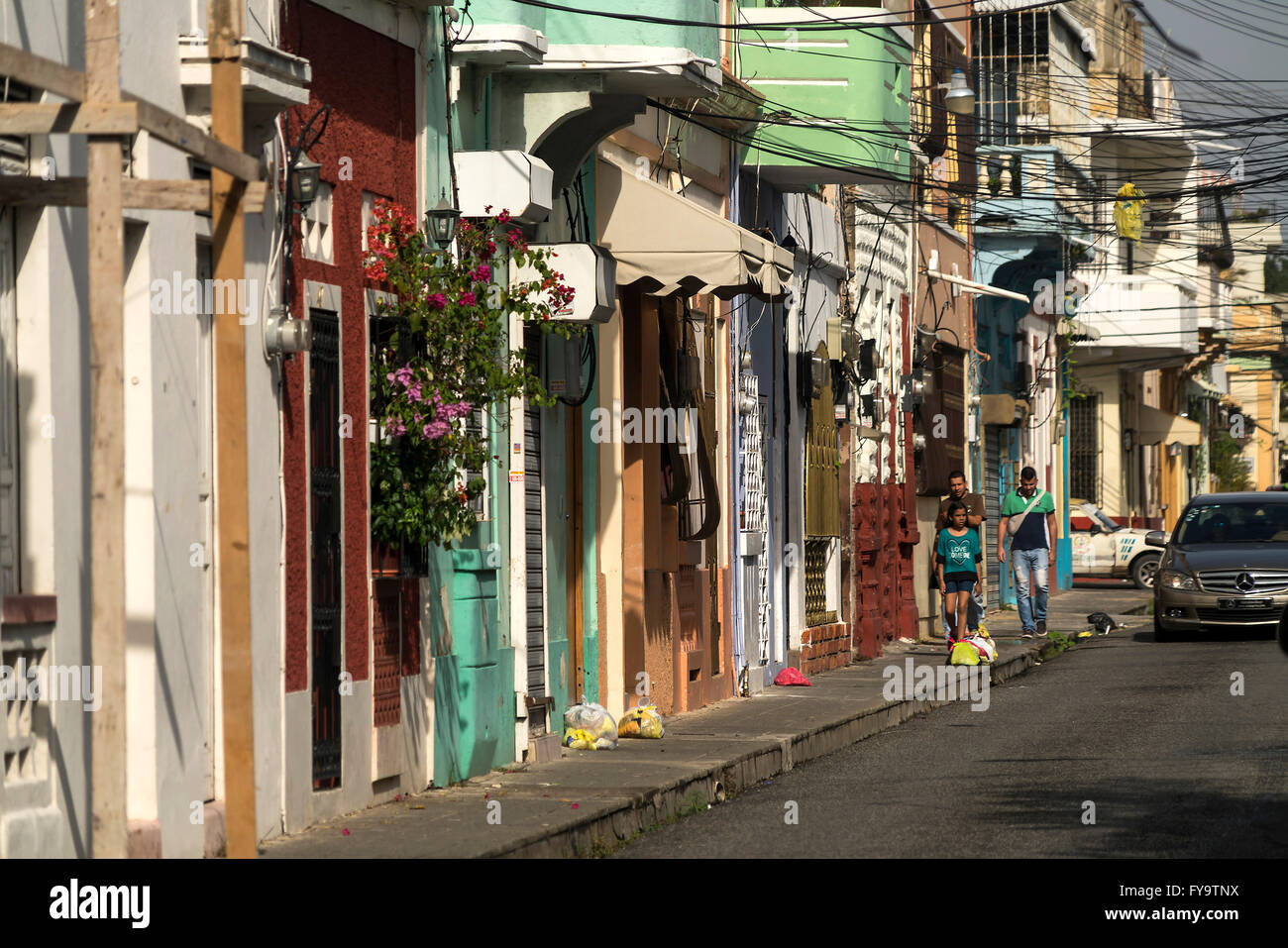 Calle típica, Zona Colonial, la capital, Santo Domingo, República Dominicana, El Caribe, América, Foto de stock