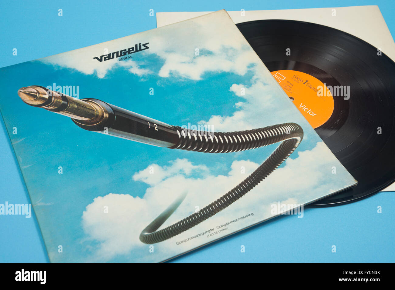 Álbum espiral en vinilo por Vangelis con manguito original artwork Foto de stock