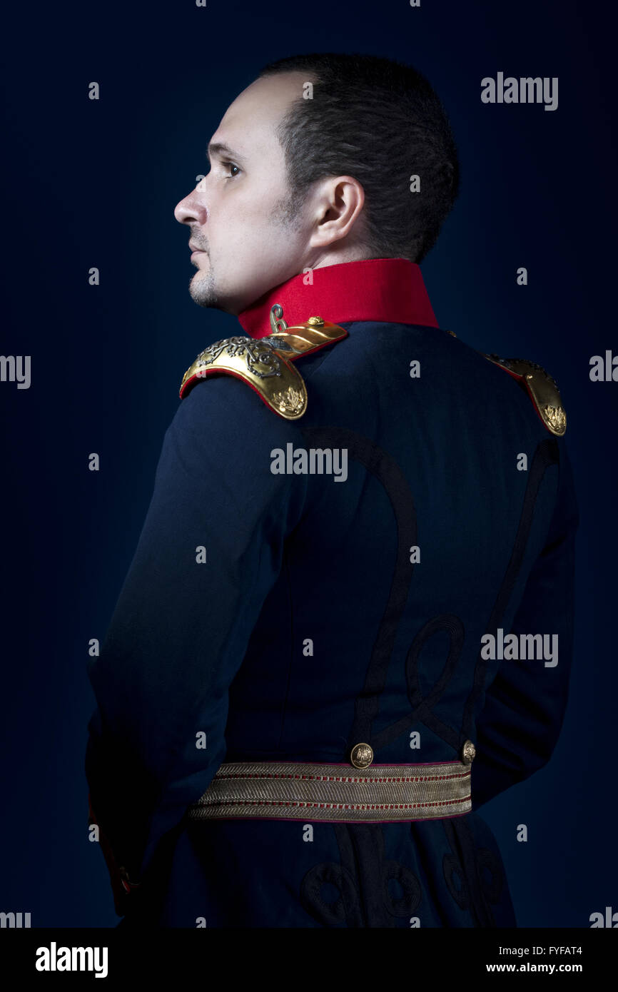 Hombre vestido con chaqueta militar del ejército español del siglo XIX,  Call of duty Fotografía de stock - Alamy