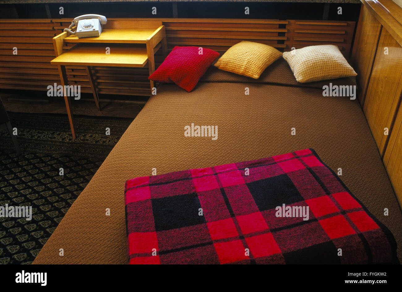Sofá cama de Erich Mielke, la Stasi Museum, Berlín Foto de stock