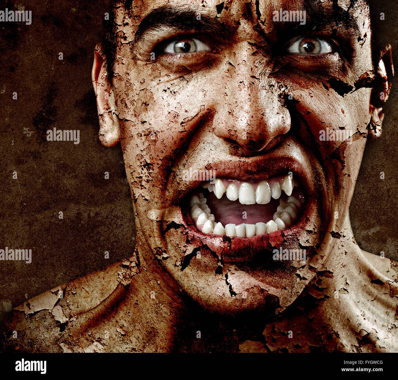 Cara de miedo al hombre con descamación de la piel con textura Foto de stock
