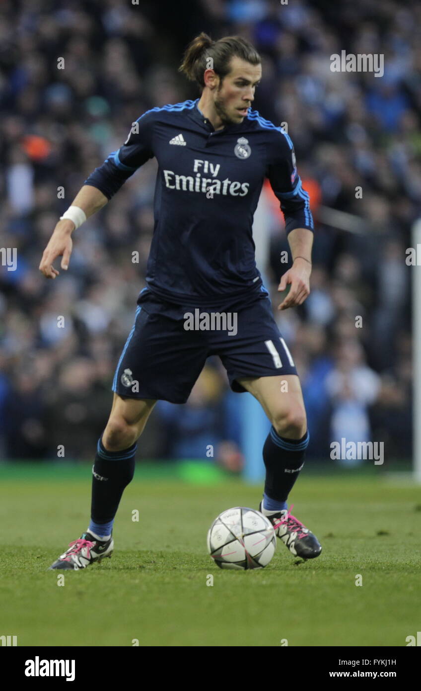 Manchester, Reino Unido. 26 de abril de 2016. Gareth Bale del Real Madrid en acción durante las semifinales de la Liga de Campeones de la UEFA primera pierna entre el Manchester City y el Real Madrid en el estadio Etihad Abril 26, 2016 Manchester, Inglaterra © Laurent Locevaphotos Lairys / Agencia / Alamy Stock noticias Foto de stock