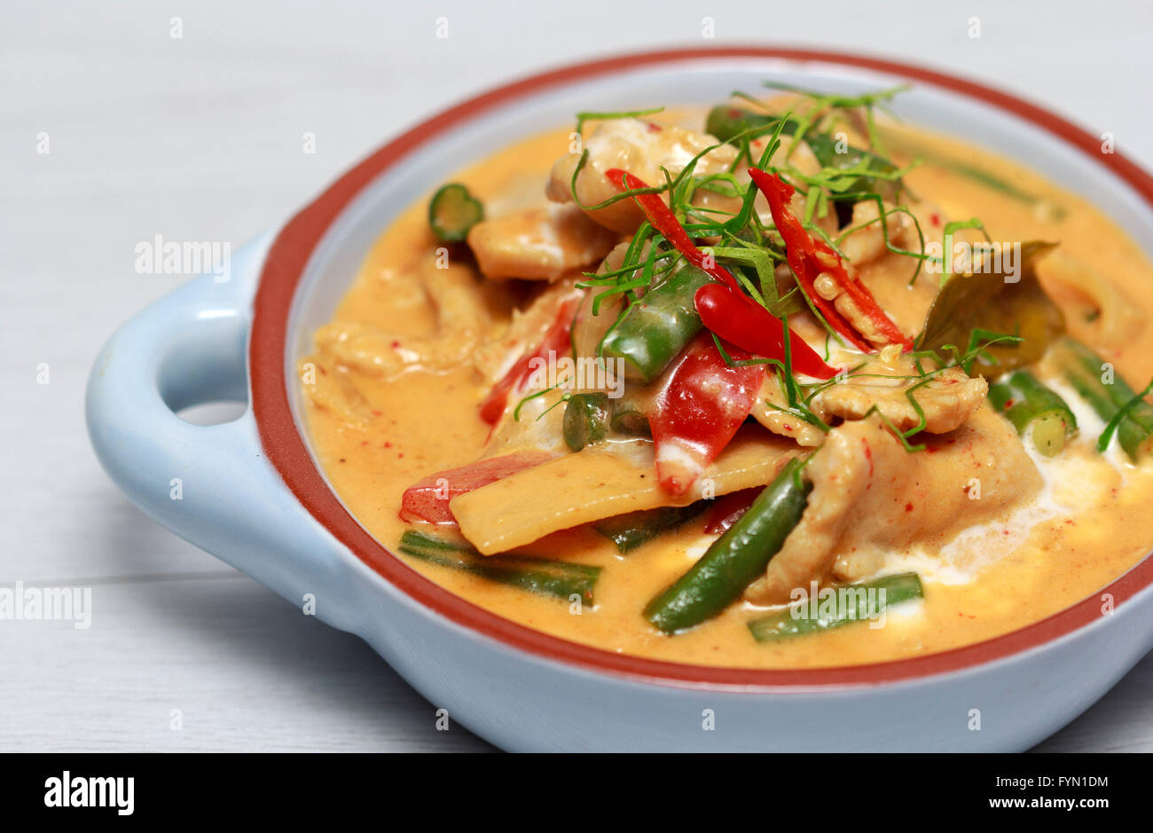 Curry Panang de pollo, comida tailandesa Foto de stock