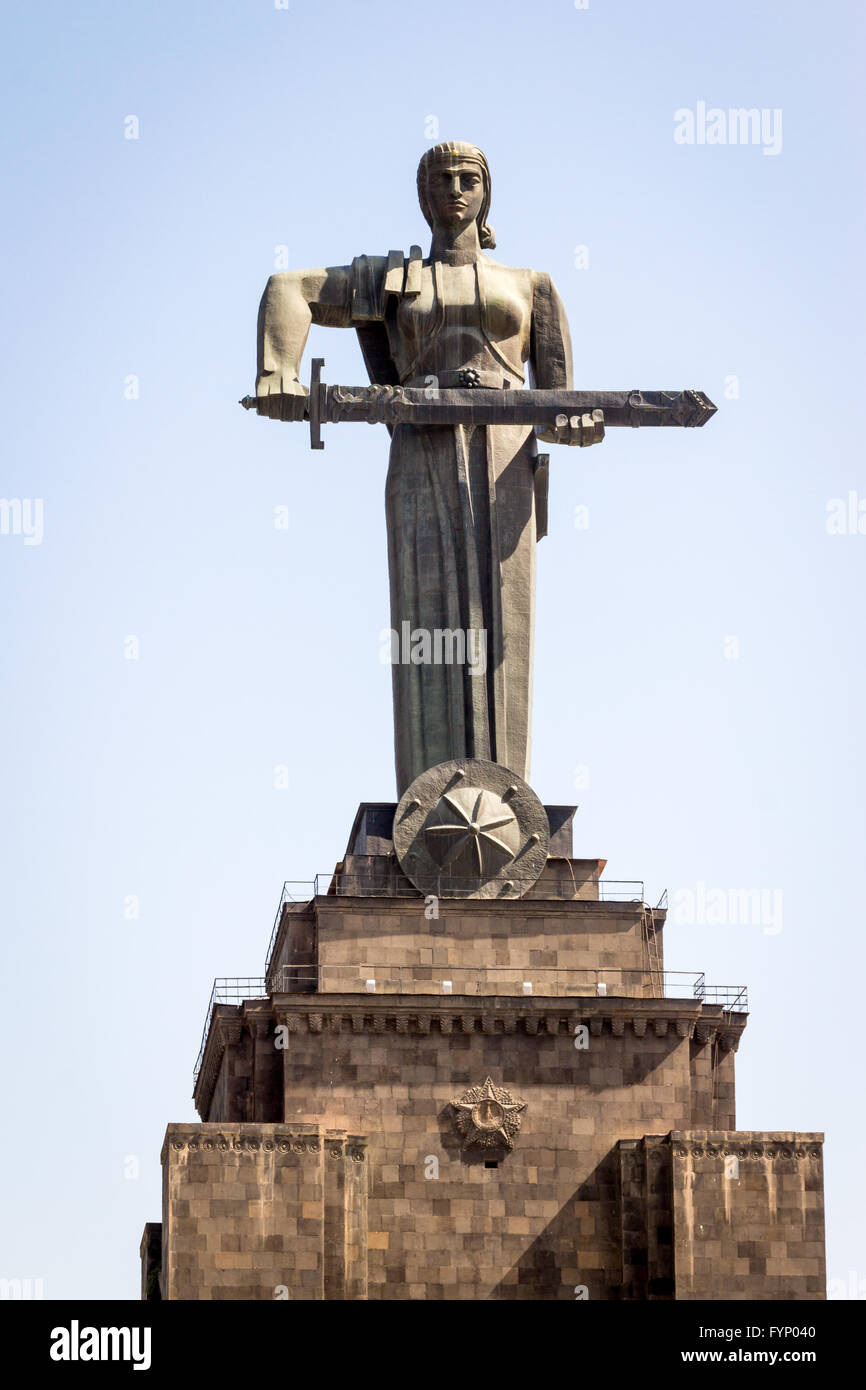 Madre Armenia estatua en el parque Victoria, Yerevan, Armenia Foto de stock