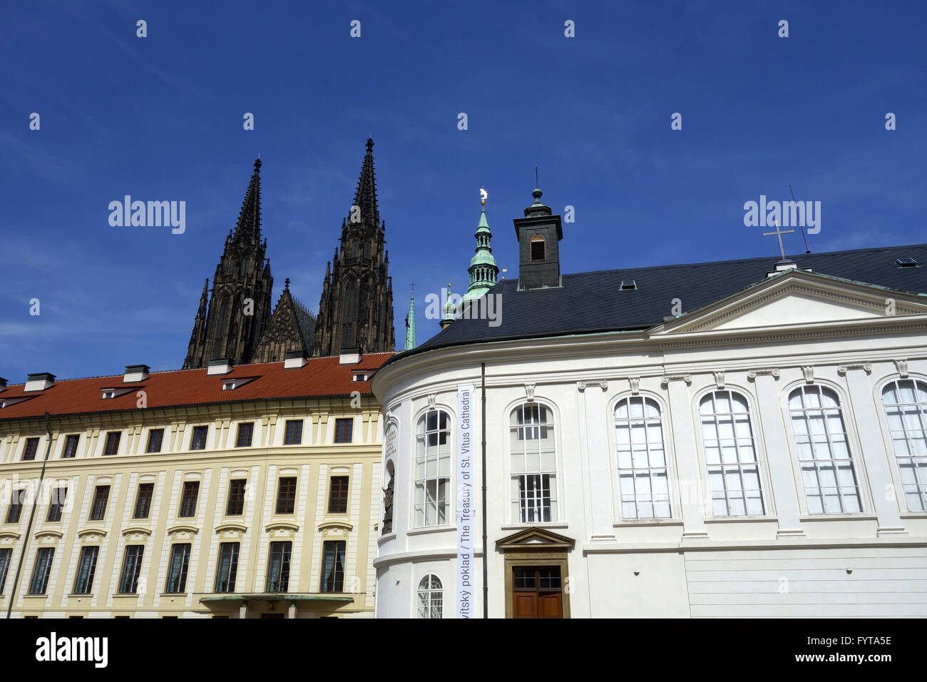 St.-Veits-Dom en Prag Foto de stock