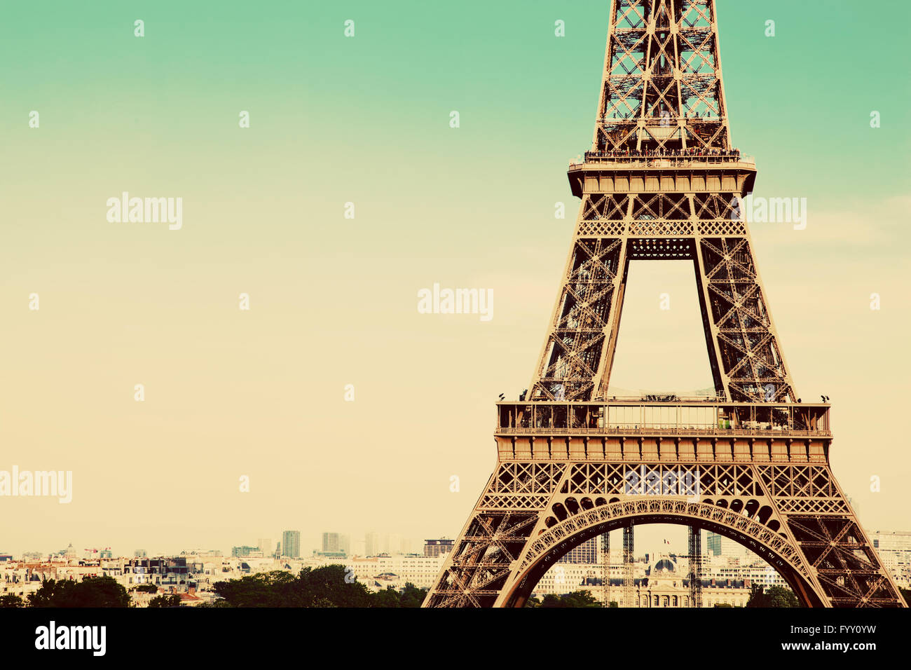 Torre Eiffel sección intermedia Foto de stock