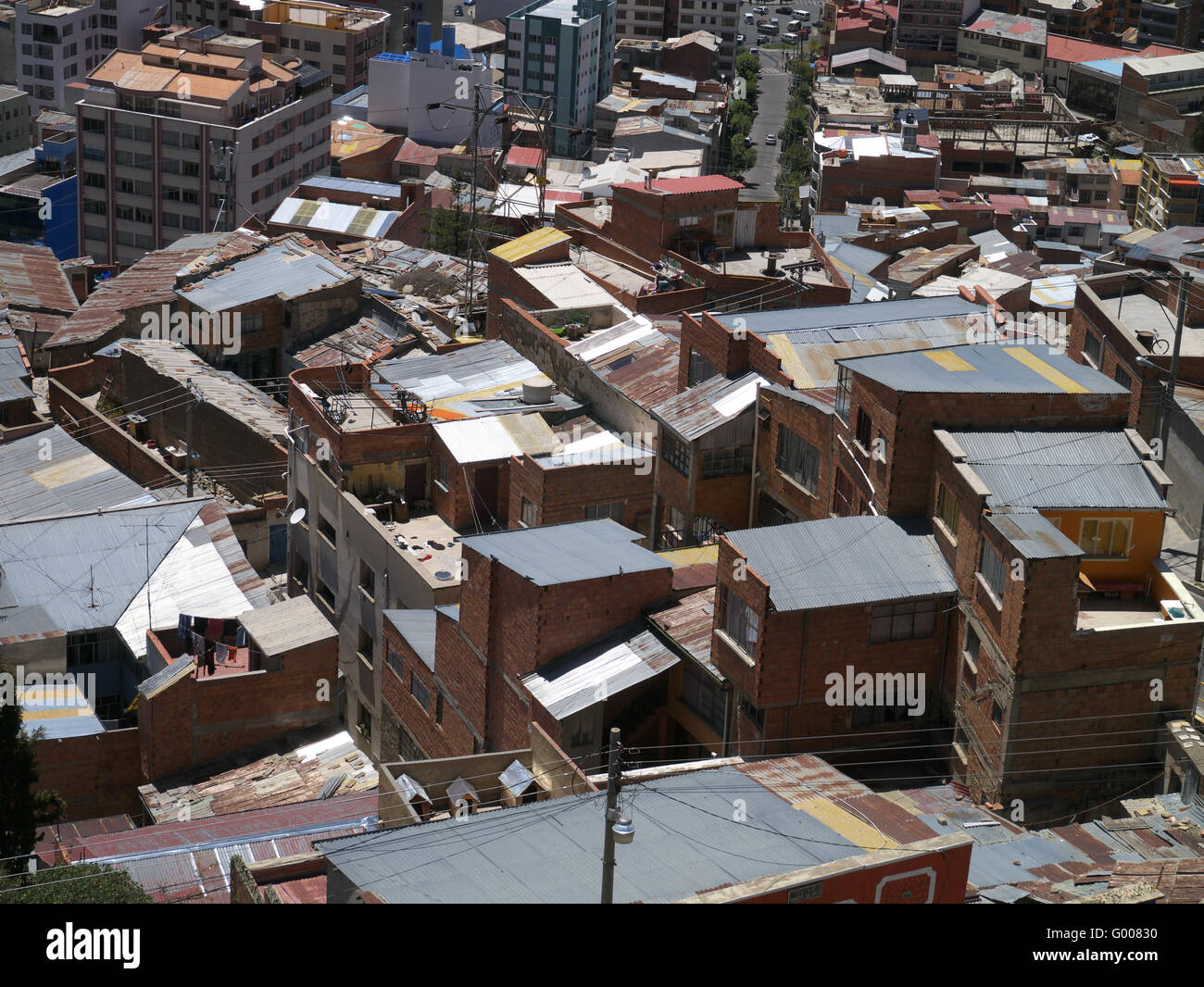 Casas mirando hacia abajo por encima de La Paz Bolivia Foto de stock