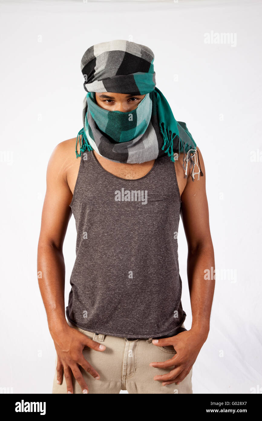 Hombre con pañuelo en la cabeza fotografías e imágenes de alta resolución -  Alamy