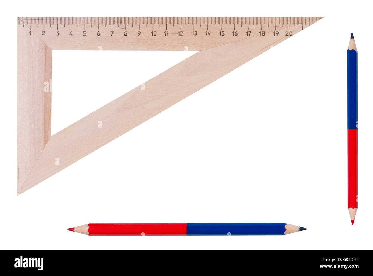 Regla Aislar y lápices de colores sobre un fondo blanco. Foto de stock