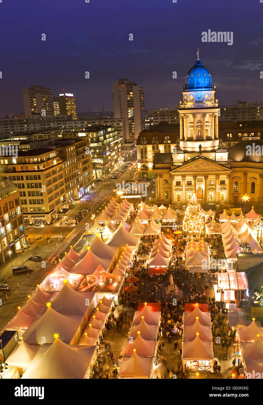 Mercado de Navidad en Gendarmenmarkt de Berlín ALEMANIA Foto de stock
