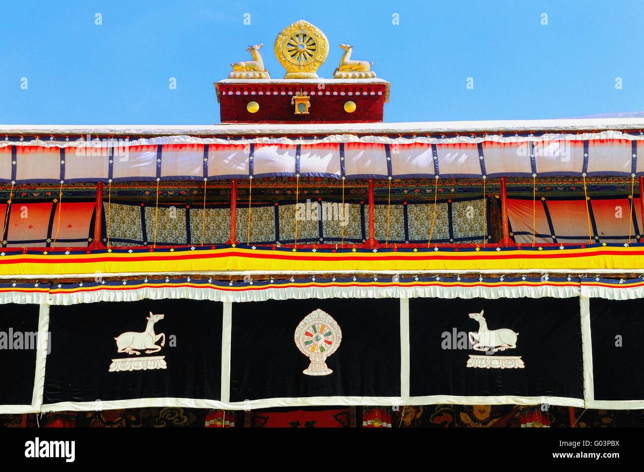 Dharmachakra con las gacelas monasterio de Drepung Foto de stock